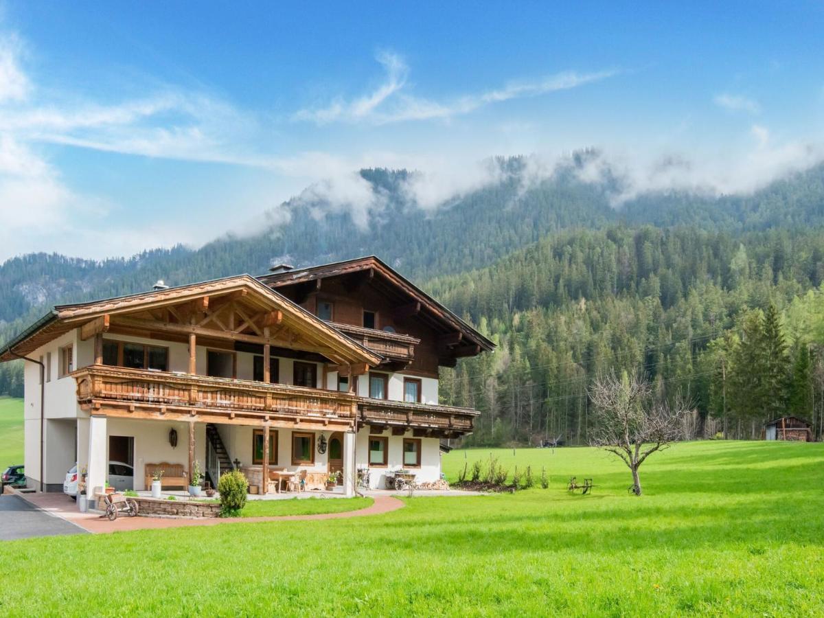 Apartment In Saalfelden Am Steinernen Meer Экстерьер фото
